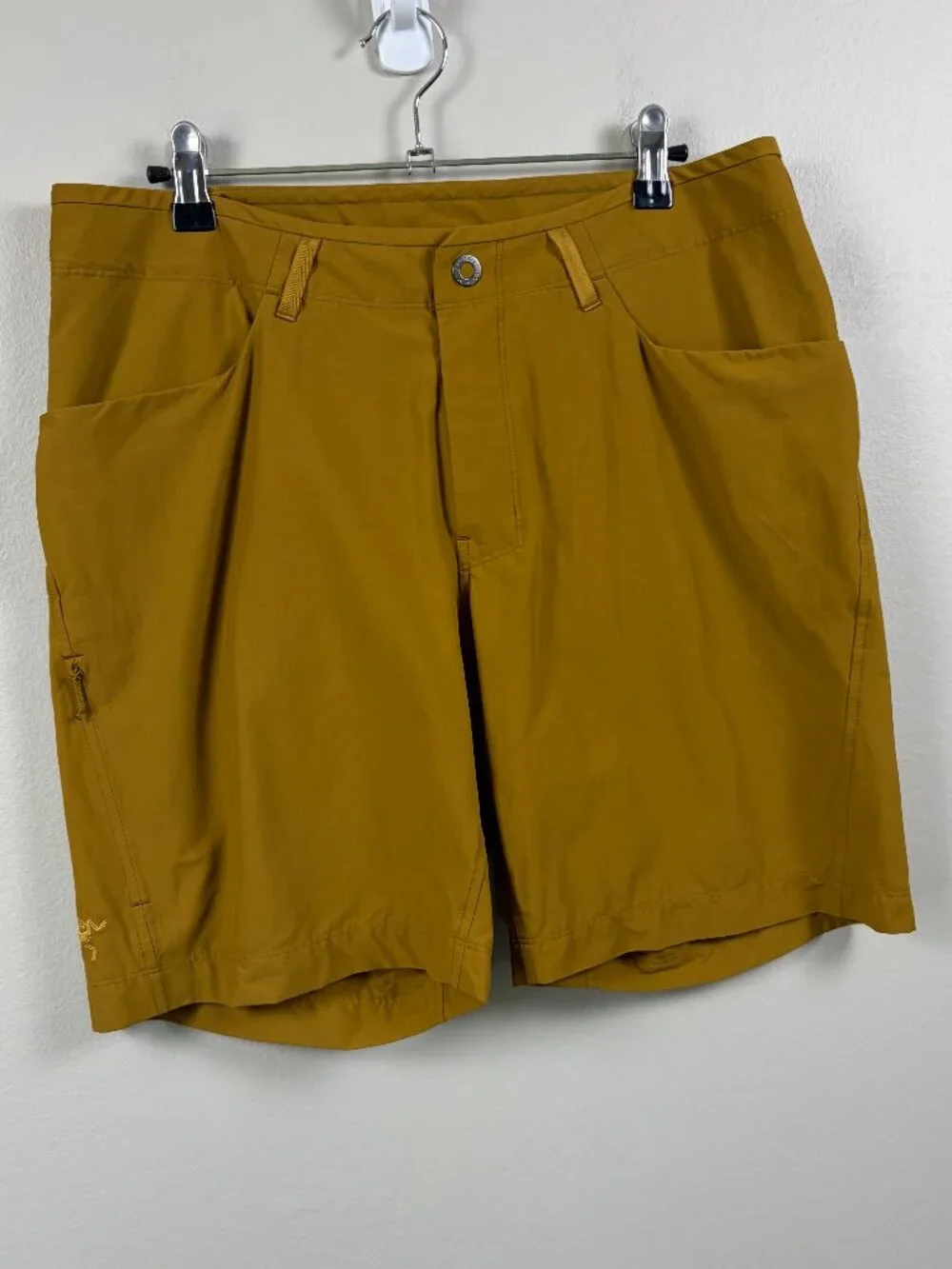 Arc'teryx Creston Short 8 in Yukon 32